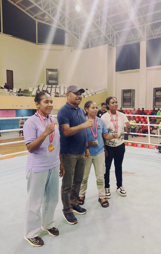 Simon Rumaropen Apresiasi Semangat Atlet, Usai Raih Prestasi di Kejurda Tinju Jayapura