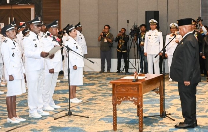 Bupati Biak Numfor Lantik 249 Kepala Kampung, Tekankan Amanah dan Transparansi