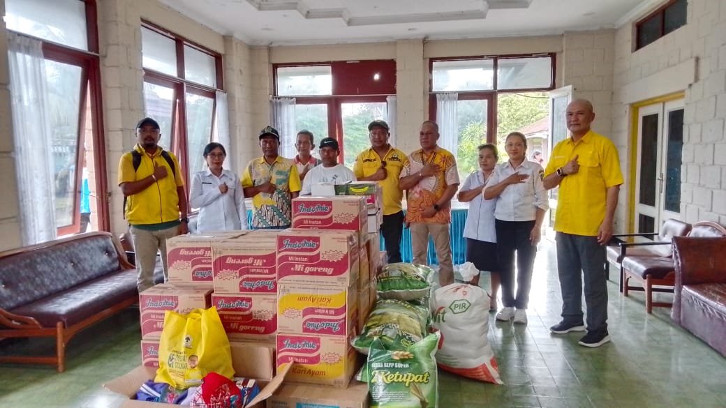 Golkar Biak Salurkan Bantuan bagi Korban Ledakan Diduga Bom Peninggalan Perang Dunia II