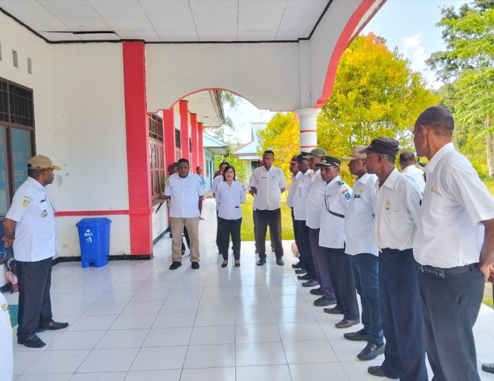 14 Kepala Kampung Se-Distrik Oridek Terima Jabatan, Siap Layani Masyarakat